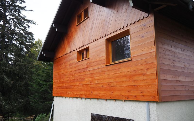 saturateur en facade d'un chalet
