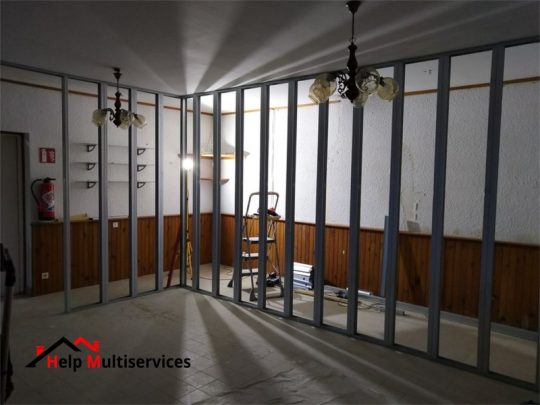 Travaux réalisés par help multiservices pour la création d'une cloison en placoplâtre à Belley
