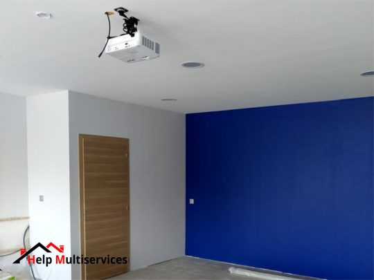 Travaux réalisés par help multiservices pour la peinture d'une cloison en placoplâtre à Belley