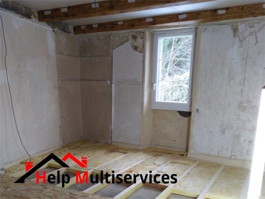 travaux de creation d'un plancher par help multiservices pour la rénovation d'un salon dans une maison du Valromey, département de l'Ain