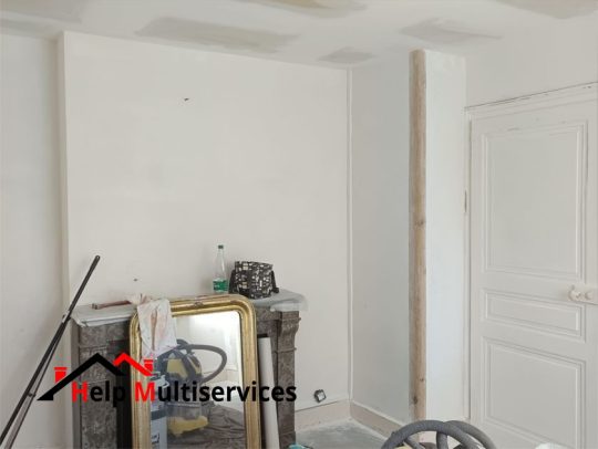 Image des travaux pour peinture par help multiservices d'une chambre dans une maison a rumilly en haute savoie
