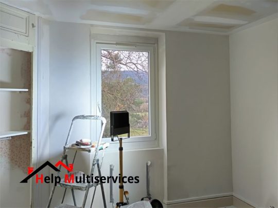 Image des travaux pour renovation peinture par help multiservices d'une chambre dans une maison a rumilly en haute savoie